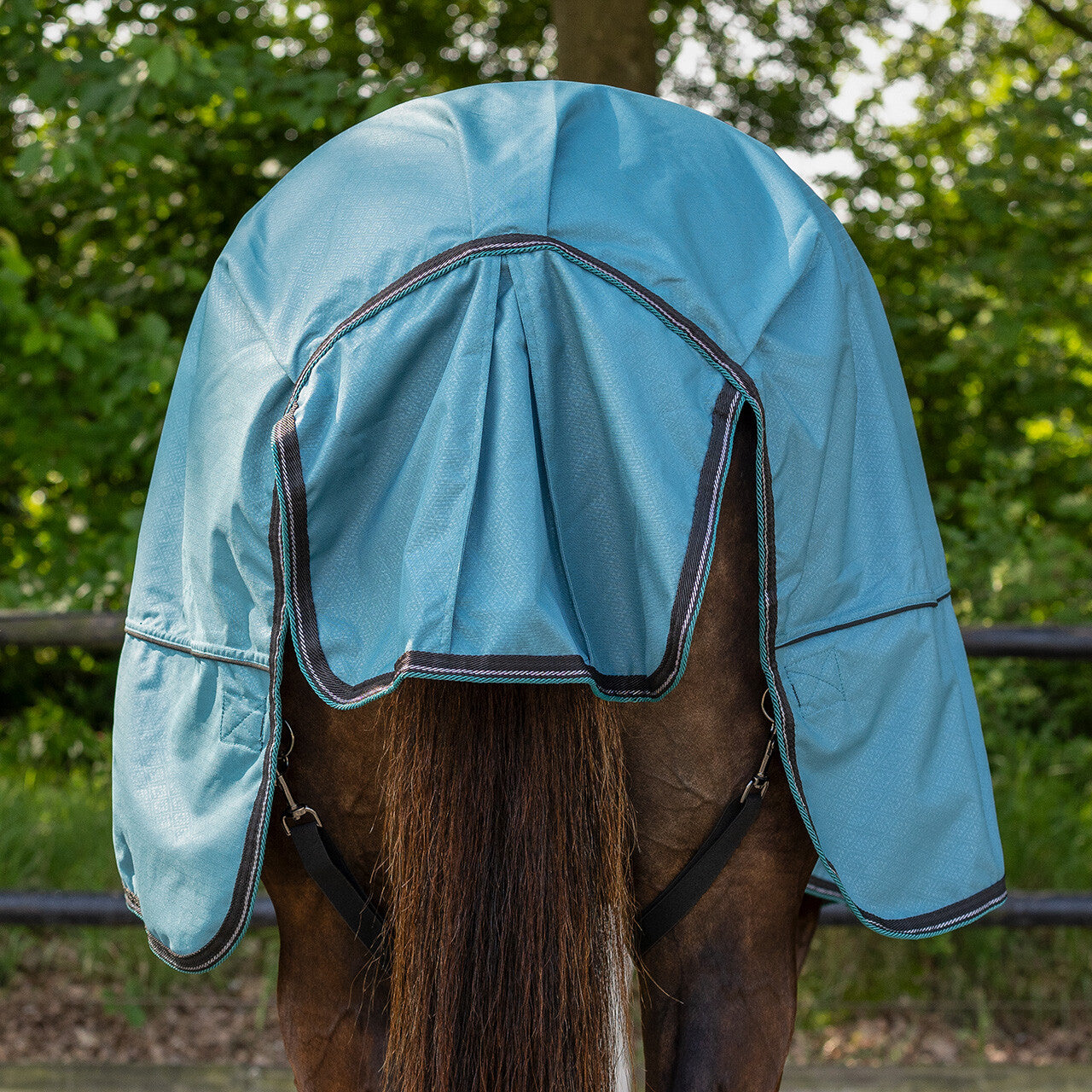 Pony size turnout rug with no filling by QHP