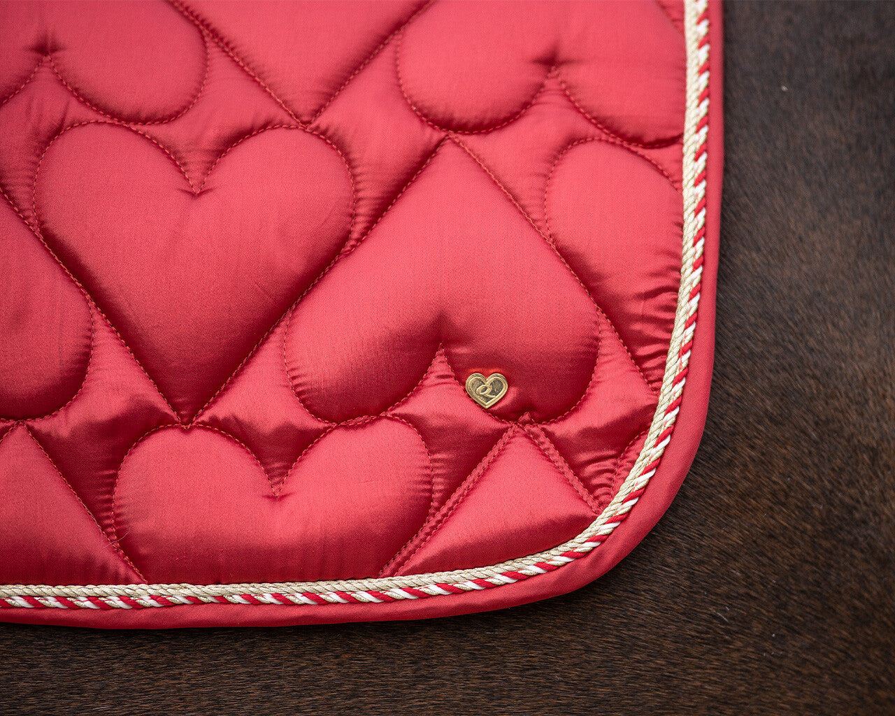 Saddle Pad Valentine by QHP