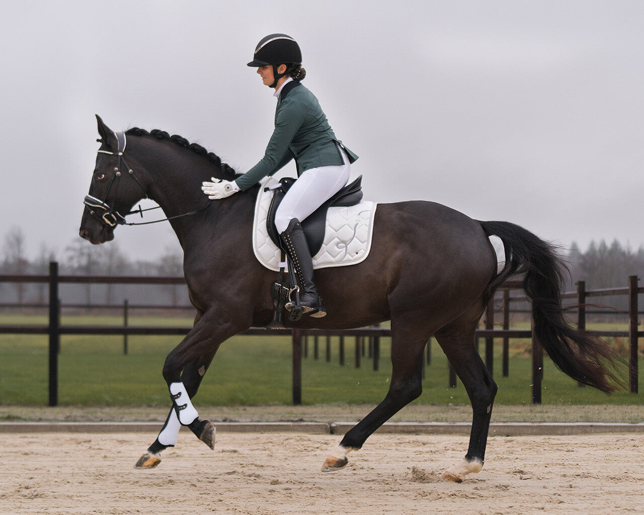 Saddlepad Jenna by QHP Full size